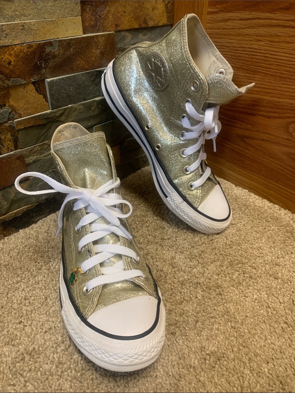 Converse hi too metallic gold with removable lucky clover charms 6
